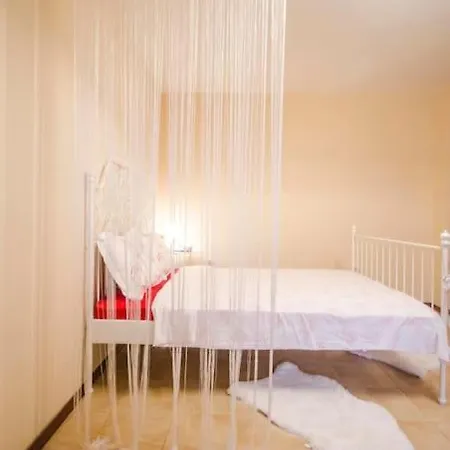 23 1 Bedroom With Balcony Lägenhet *