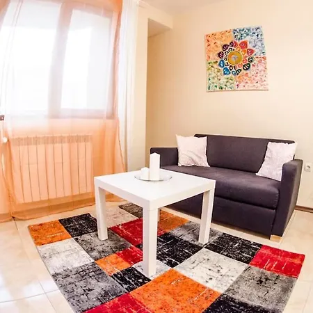 23 1 Bedroom With Balcony Lägenhet *